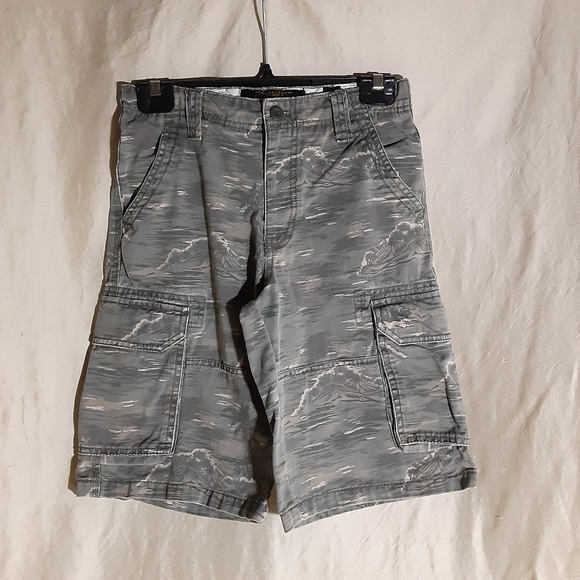 🍀3/$25 Old Navy cargo shorts for boys size 12 - Picture 1 of 5